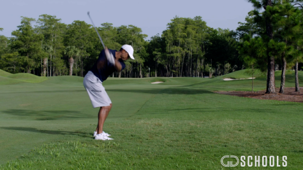 How Tiger Woods makes playing from deep rough look easy